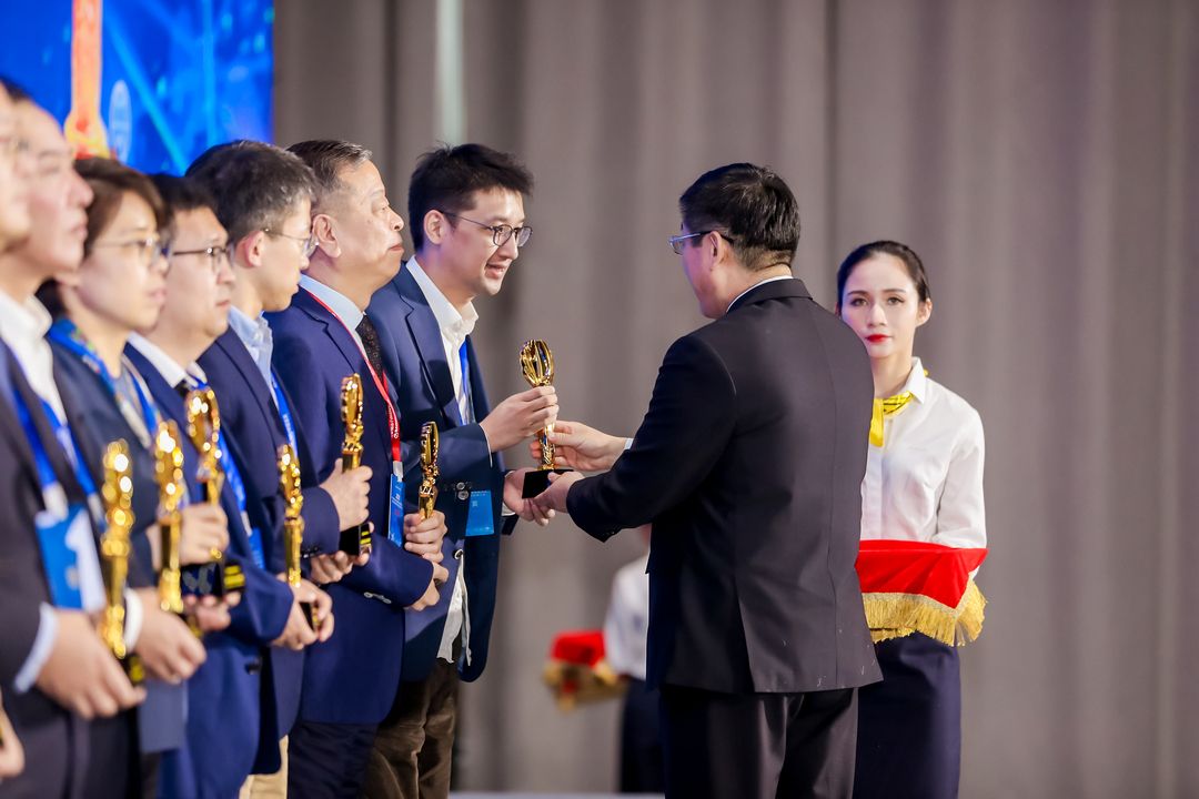 1-1JJB电竞获宝武集团优秀供应商3.jpg 1-1JJB电竞获宝武集团优秀供应商3.jpg